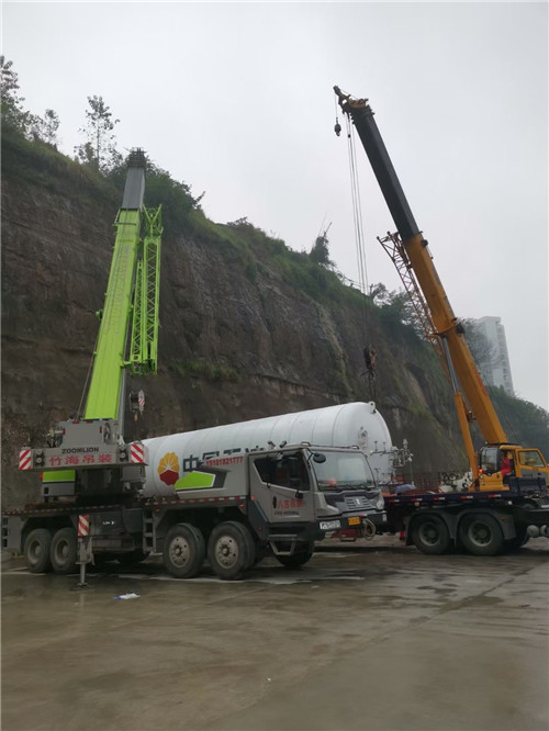舒城县“不怕风雨冻”—— 吊车的 “恶劣环境适应” 技术